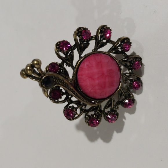 Vintage Peacock Ring – Pink Gemstones & Center Stone – Adjustable Women Jewelry - Picture 4 of 10